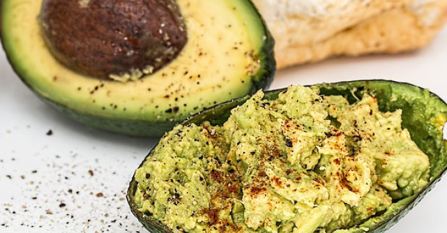 Cele 5 atuuri ale fructelor de avocado care m-au convins sa le introduc in dieta mea!