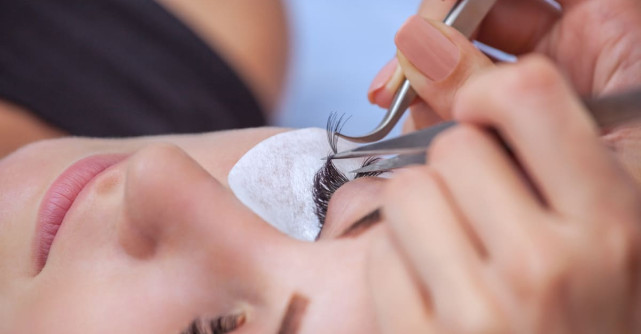 Top 5 stiluri de extensii de gene pentru un look natural  