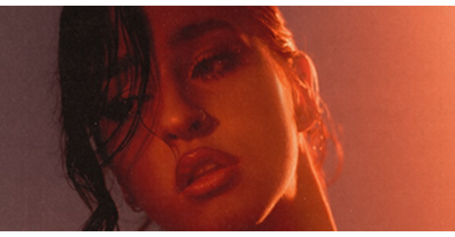 Holy Molly aduce o experiență vizuală captivantă în cadrul concertului PULS, prin fotografii realizate de Vlad Andrei