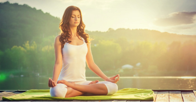 Vrei sa te apuci de yoga? Fa aceste 3 lucruri