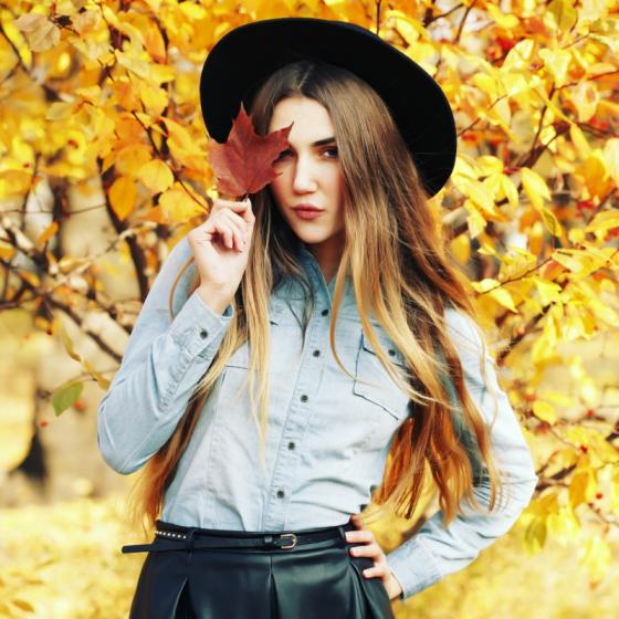 Hainele din material raiat: calduroase si in trend - nu le rata!