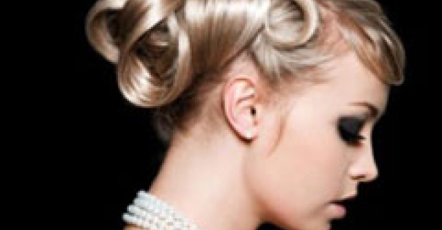 10 Coafuri speciale pentru mirese elegante