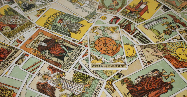 Ai nevoie de o etalare de Tarot online gratis? Iată unde poți face acest lucru