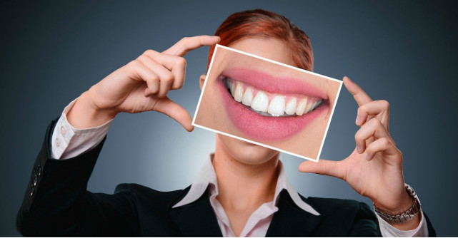 Alimente de care sa ne ferim daca ne dorim dinti albi