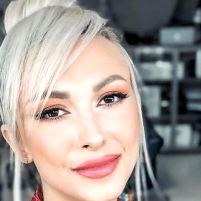Andreea Bălan s-a întors din America Express! Artista a publicat primul mesaj și și-a îmbrățișat fetițele cu mult dor