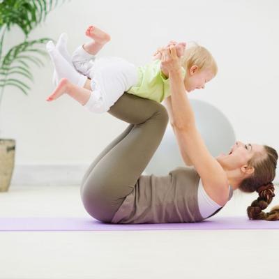 [VIDEO] Asa mama, asa bebe: cea mai buna idee de intretinere dupa nastere