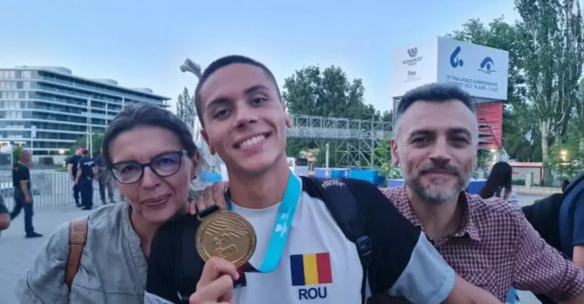 David Popovici, un mesaj puternic pentru părinții cu copii sportivi: Lăsați-i să fie copii! Iubirea este cheia succesului...