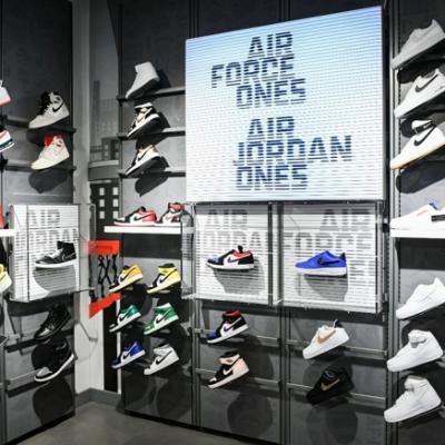 Foot Locker  intră pe piaţa din România  şi deschide primul magazin în AFI Cotroceni