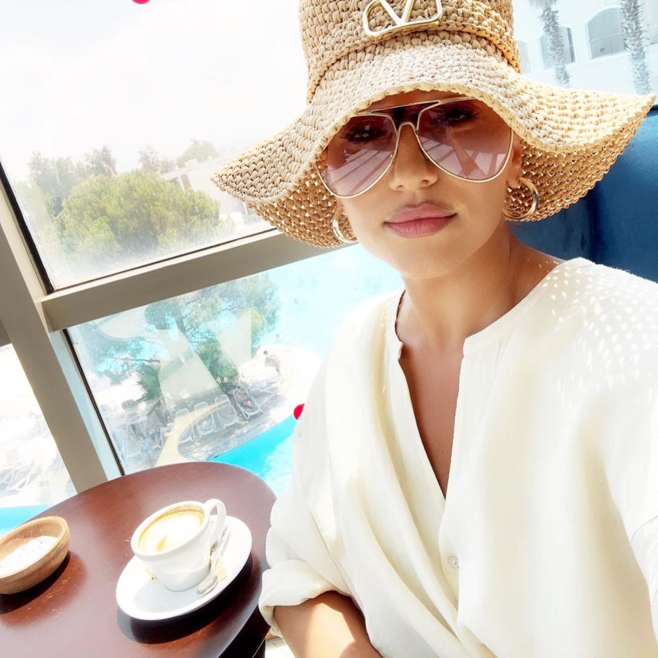 Claudia Pătrășcanu nu deține nimic pe numele ei! A cui este, de fapt, casa unde locuiește cu cei doi copii ai săi?