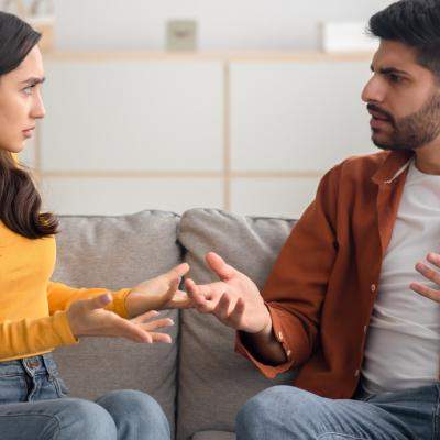 Psihologia din spatele tipurilor de manipulare într-o relație