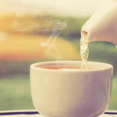 6 lucruri care se intampla in corpul tau cand bei apa calda pe stomacul gol