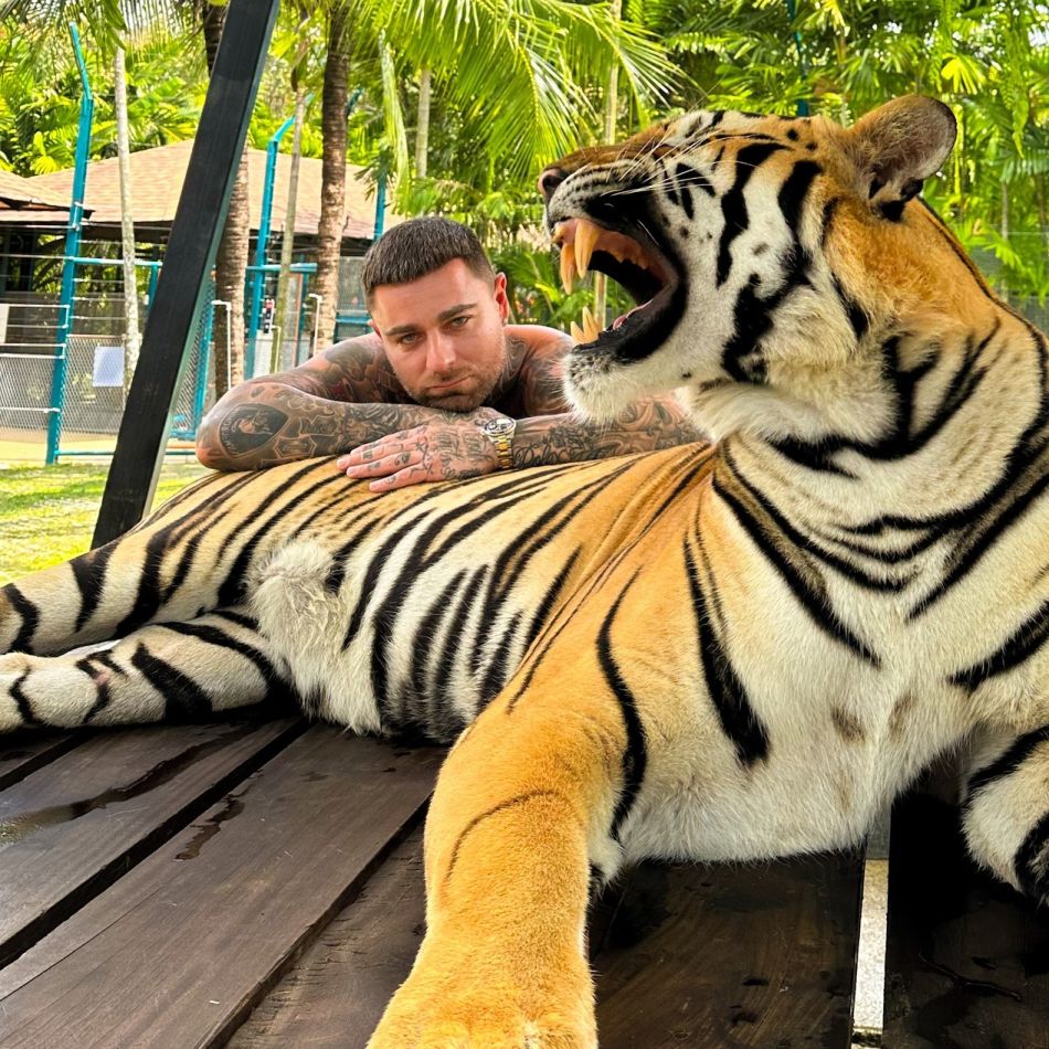 Scandal la alegeri: TJ Miles, dat afară din secția de votare – votul a fost posibil doar cu ajutorul AEP. Ce a pățit artistul