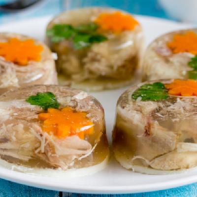 Câte calorii are piftia de pui sau de porc + rețetă delicioasă de piftie