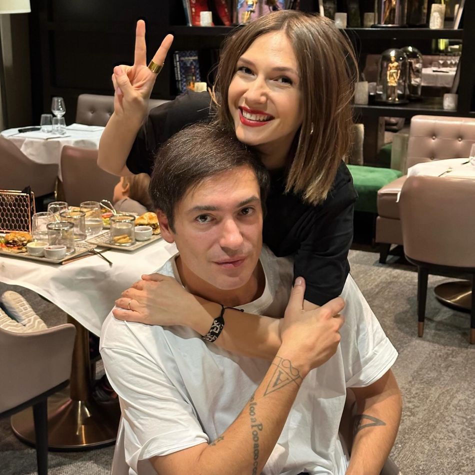 Motivul pentru care Adela Popescu a ales o școală privată pentru copiiii ei. Cât dă din buzunar actrița pe educația celor mici?