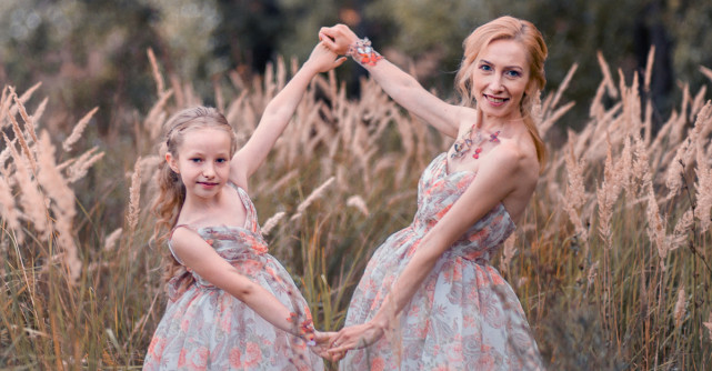 Celebrăm femeia cu seturi de îmbrăcăminte mamă și fiică adorabile!