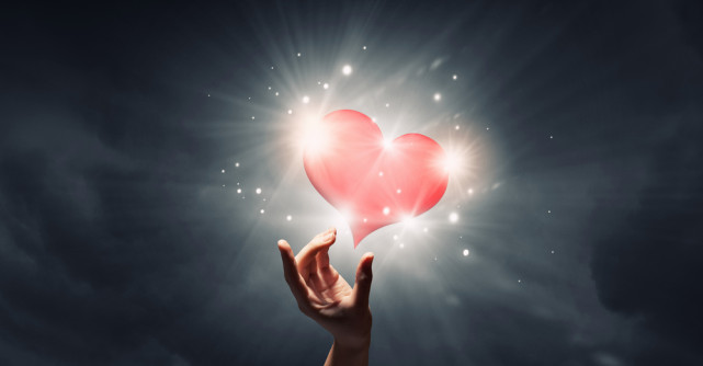 4 zodii care iubesc dincolo de sine: Își oferă inima cu totul și se sacrifică pentru cei dragi