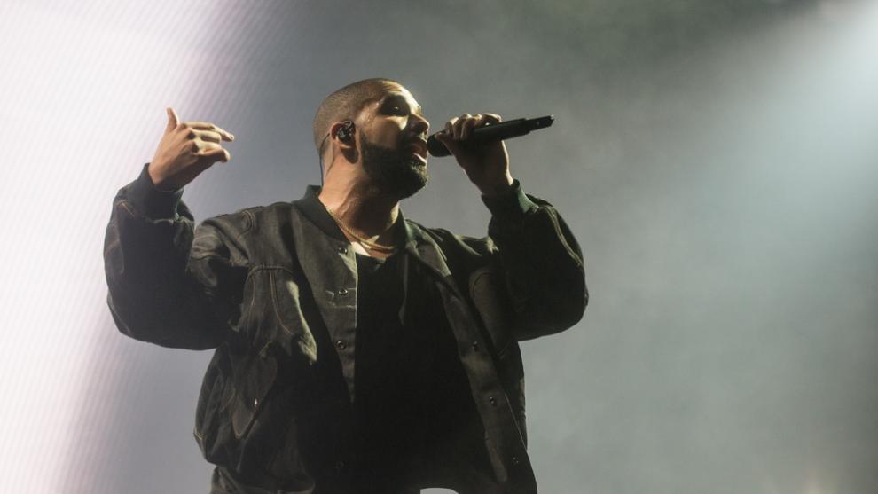 Drake a împlinit 40 de ani și a sărbătorit cu o petrecere uriașă, în ținute spectaculoase