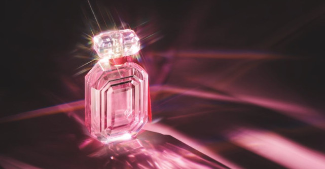 Victoria's Secret dezvăluie „Bombshell Magic”: un parfum pentru sezonul festiv 