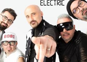 Voltaj electrizează publicul cu noul videoclip Electric