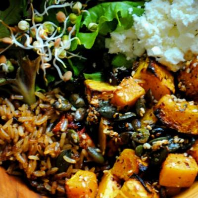 Buddha bowl de iarna, ca sa profiti de toti nutrientii legumelor de sezon