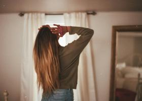 Tehnici de aplicare a vopselei de păr acasă sau la salon