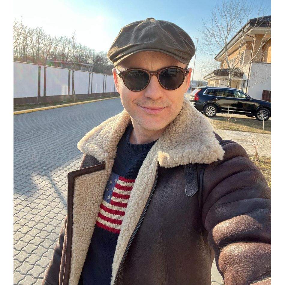 Adrian Sînă a plecat din nou de acasă! Mesajul artistului: Într-un moment îmi fac bagajul și...