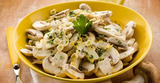 Salata de ciuperci cu usturoi: o gustare usoara si sanatoasa