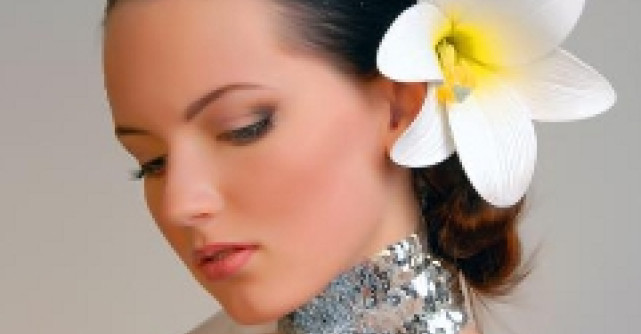 Accesoriile pentru par, un plus de feminitate in luna femeii