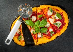 Paste rapide la cuptor cu brânză vegană: rețetă de post cu legume și crustă rumenă