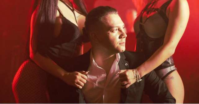 Florin Răduță, câștigătorul X Factor din 2015, a revenit după un an cu un videoclip fierbinte!