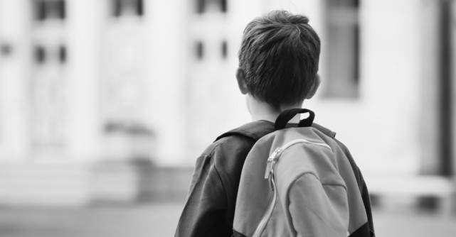 Un băiețel cu autism a picat examenul la școală, iar învățătoarea lui l-a trimis acasă cu cea mai frumoasă scrisoare