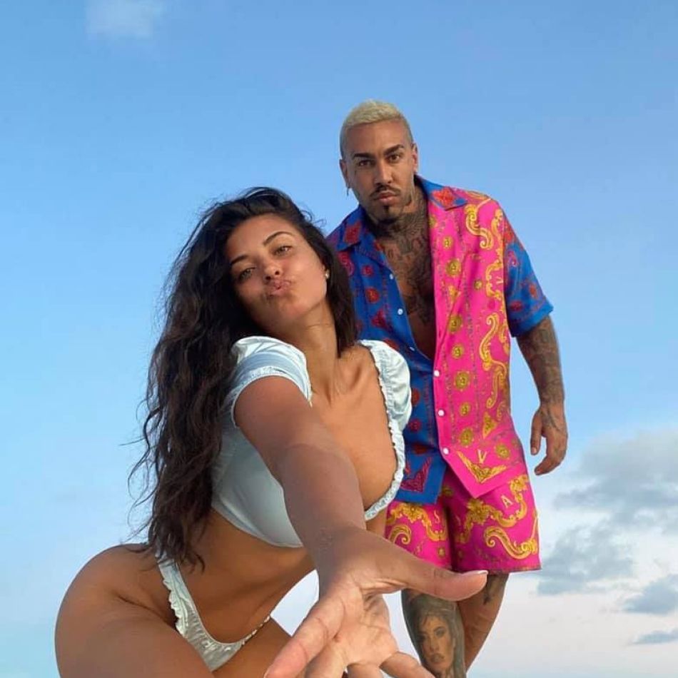 Antonia și Alex Velea, criticați pentru felul în care și-au îmbrăcat băieții în prima zi de școală 