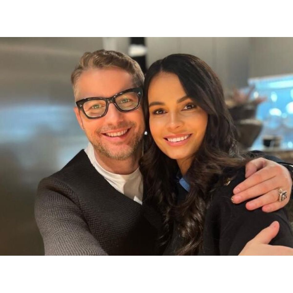 La mulți ani, Anca Serea! Vedeta a împlinit astăzi 42 de ani. Urarea emoționantă făcută de Adi Sînă