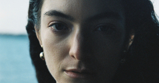LORDE lanseaza piesa Stoned At The Nail Salon, de pe urmatorul sau album - Solar Power