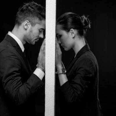 Motivele pentru care oamenii raman intr-o relatie nesigura