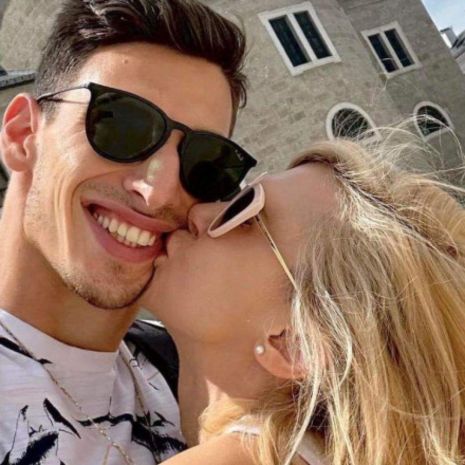 Andreea Bălan a stârnit hohote de râs, după ce nu a mai avut acces în propria casă: Când ești uituc, rămâi pe afară