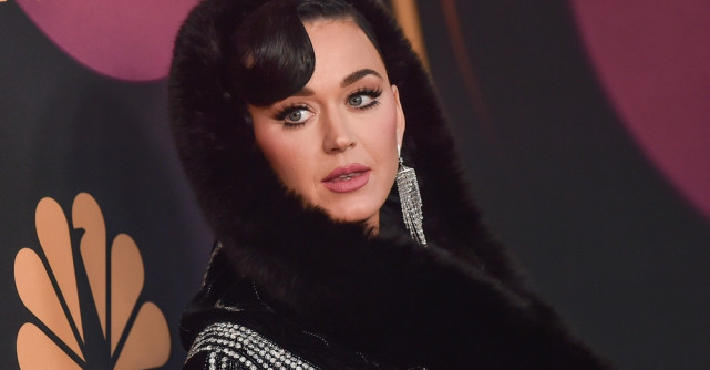 Panică la concertul lui Katy Perry din Sydney: Artista, atacată pe scenă de un fan