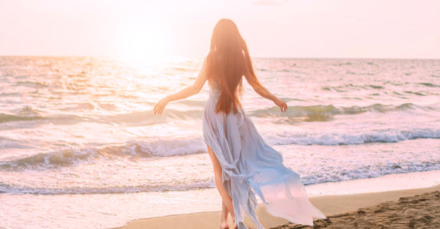 Sper ca în această vară să decizi că este momentul să îți trăiești viața... în loc să încerci să deslușești tainele destinului