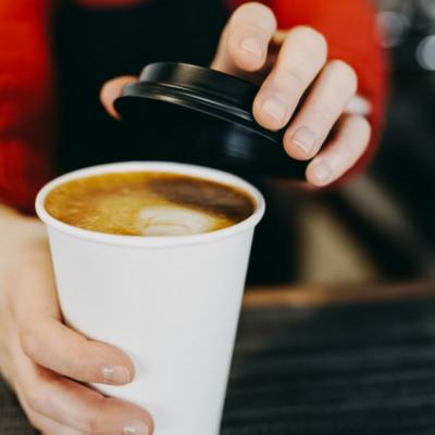 Obiceiul care face cafeaua foarte periculoasa