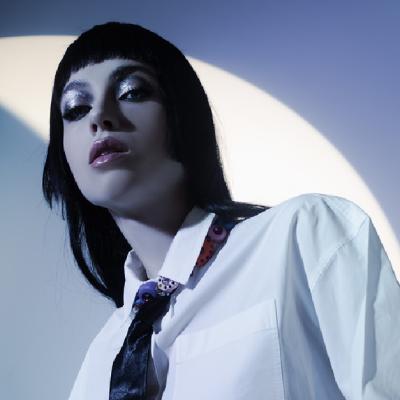 Roxen lansează 'Save You (Play and Pretend)', o reinterpretare dance a celui mai recent single al său