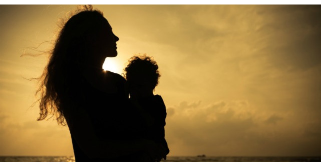 Dupa 11 ani de casnicie, sotul a plecat de acasa. Ce au facut femeia si cei doi copii?