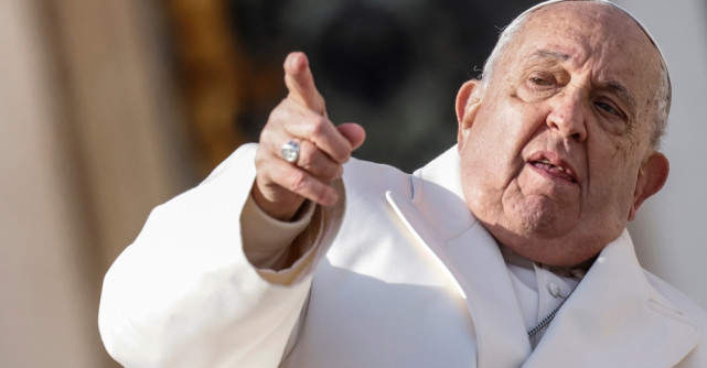 Profeția care cutremură Vaticanul: Se împlinește viziunea lui Nostradamus, după moartea lui Papa Francisc?