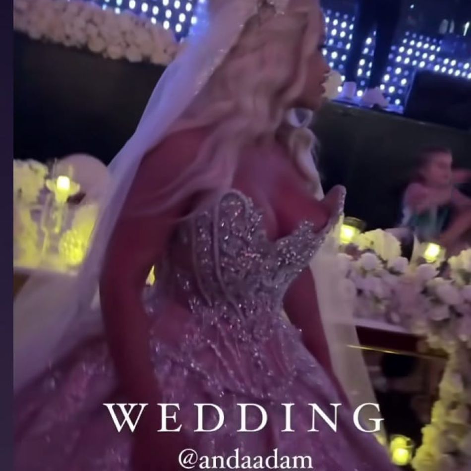 Imagini de la nunta de basm a Andei Adam cu Yosif Mohaci. Cum arată rochia de mireasă care a cântărit 20 de kilograme?