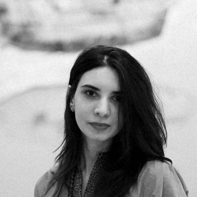 …Dana și vreau să îți spun că o să fii bine din nou, că sunt fluturi care au zburat și cu o aripă frântă