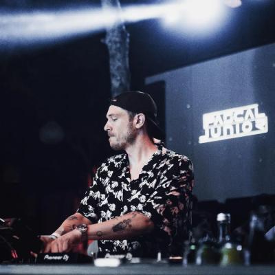 Cum a fost la Pascal Junior weekend-ul trecut, în Brașov, la Kayus Lounge și ce party-uri sunt vineri și sambata ?