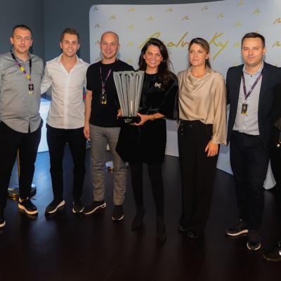 Brandul de bijuterii Malvensky sustine excelenta in tenisul romanesc si semneaza trofeul Infinity