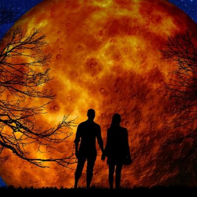 5 Motive pentru care Universul trimite în viața ta oamenii potriviți