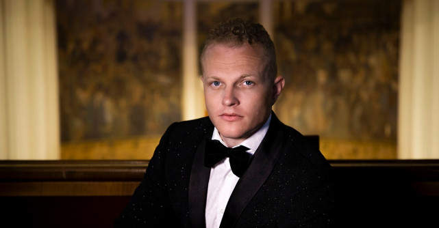 Tenorul ȘTEFAN von KORCH deschide stagiunea Filarmonicii Arad cu Carmina Burana