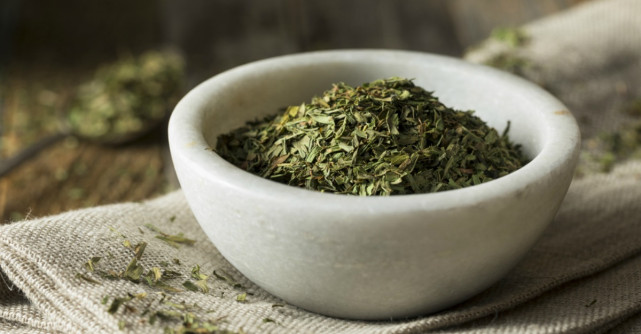 Condimentul 100% romanesc care poate inlocui sarea