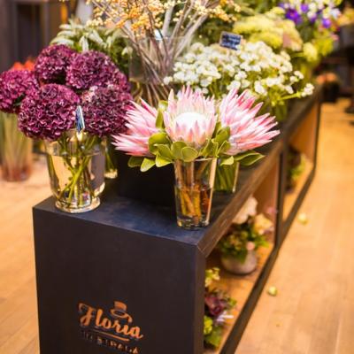 Floria in Strada - floraria destinatie pentru flori si cadouri create de artisti locali, la Piata Dorobanti